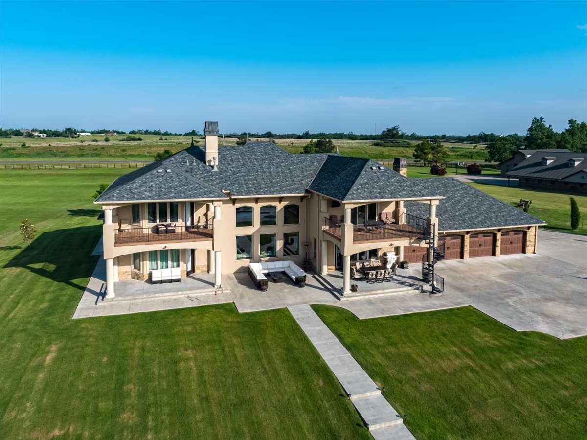 Casa Bella Estate – A Masterpiece of Luxury & Elegance in Mustang, Oklahoma - Wyatt Poindexter - The Agency 
