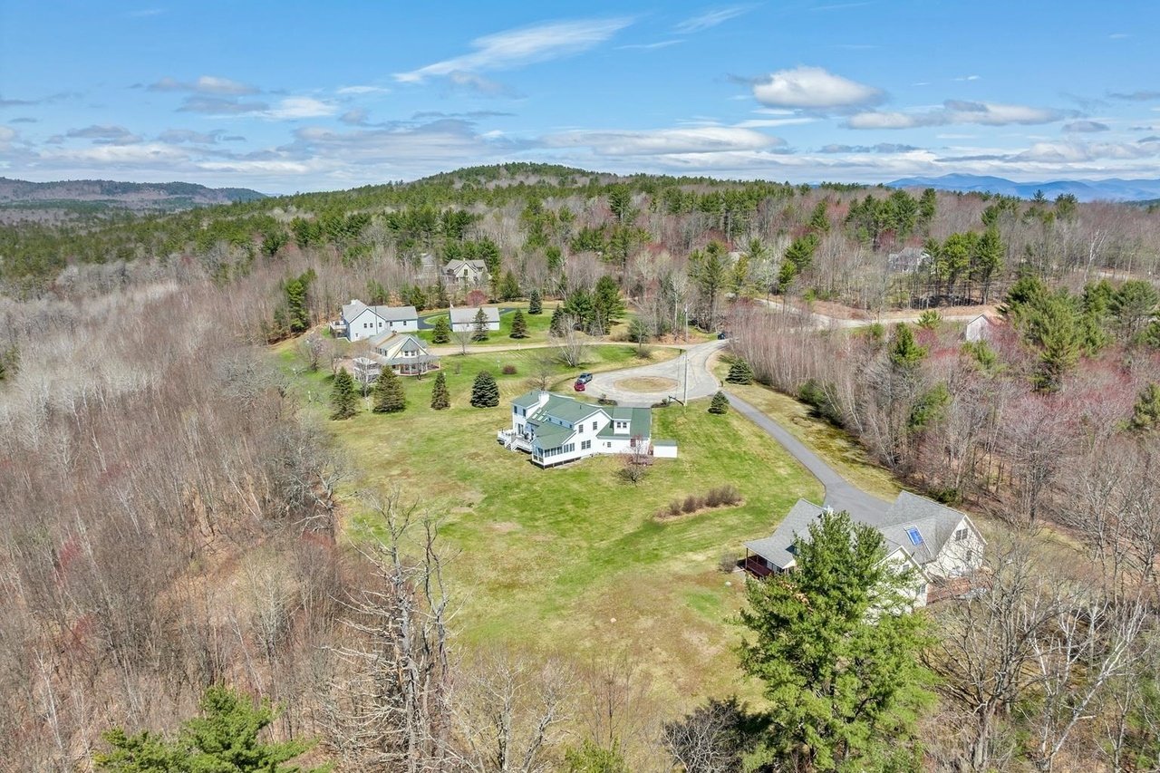 18 Christy Ln