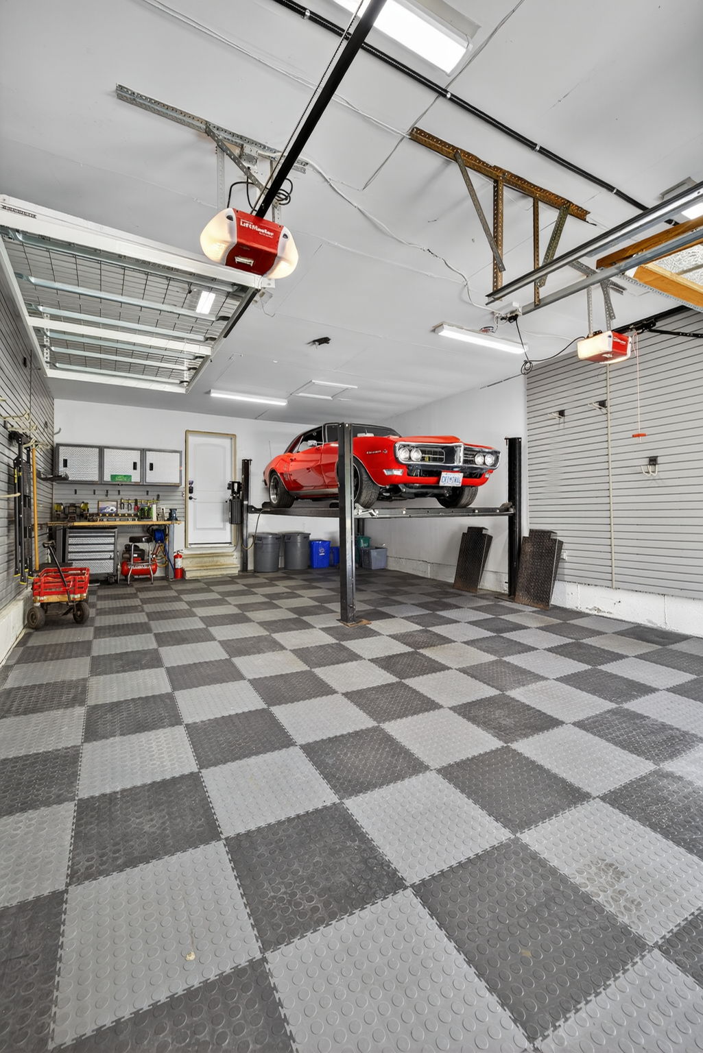 6 Falling Leaf Crt, Aurora