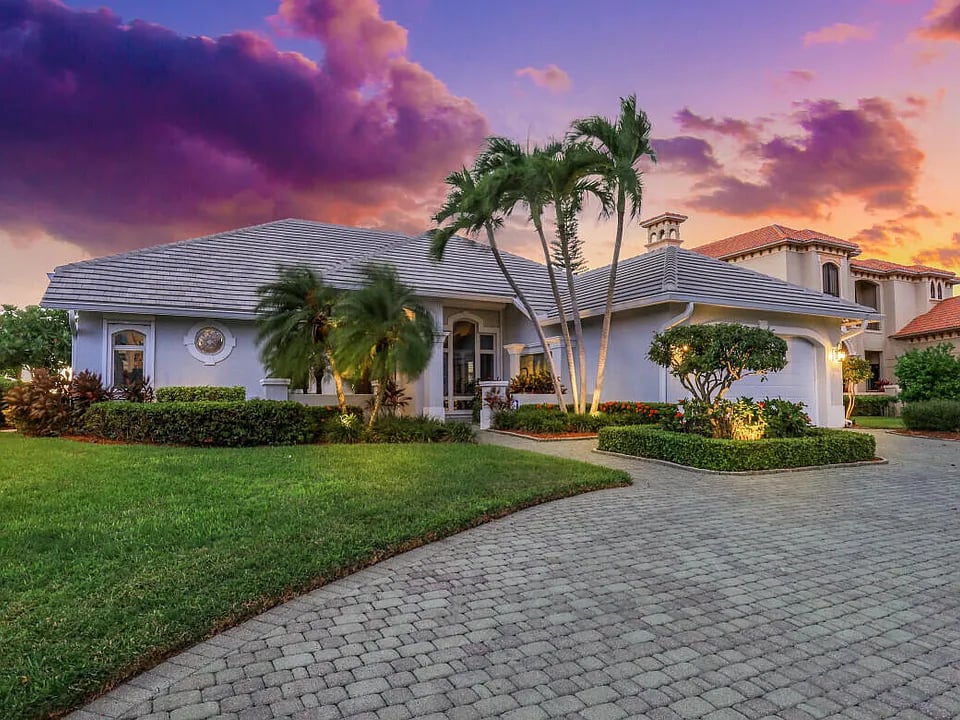 1076 Old Marco Ln