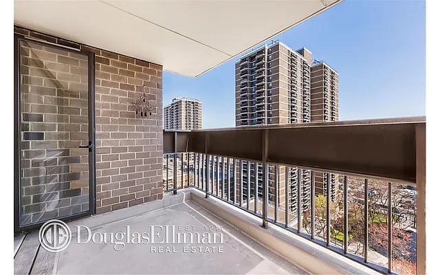 77 Fulton Street Unit: 15D