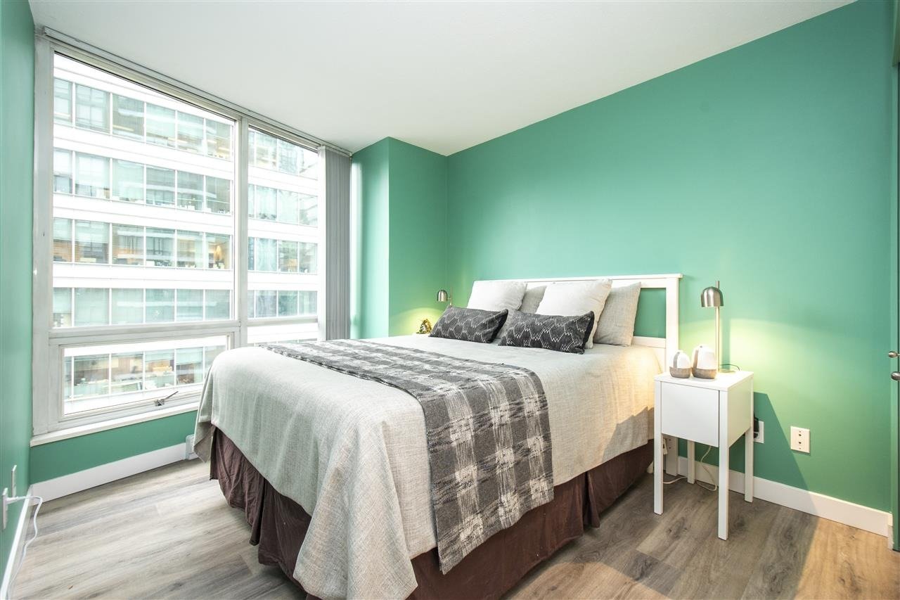1166 Melville St, #1501