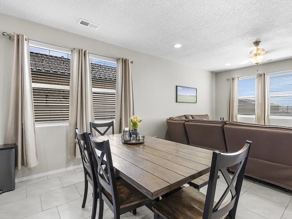 1729 Valle Vista Rd NW