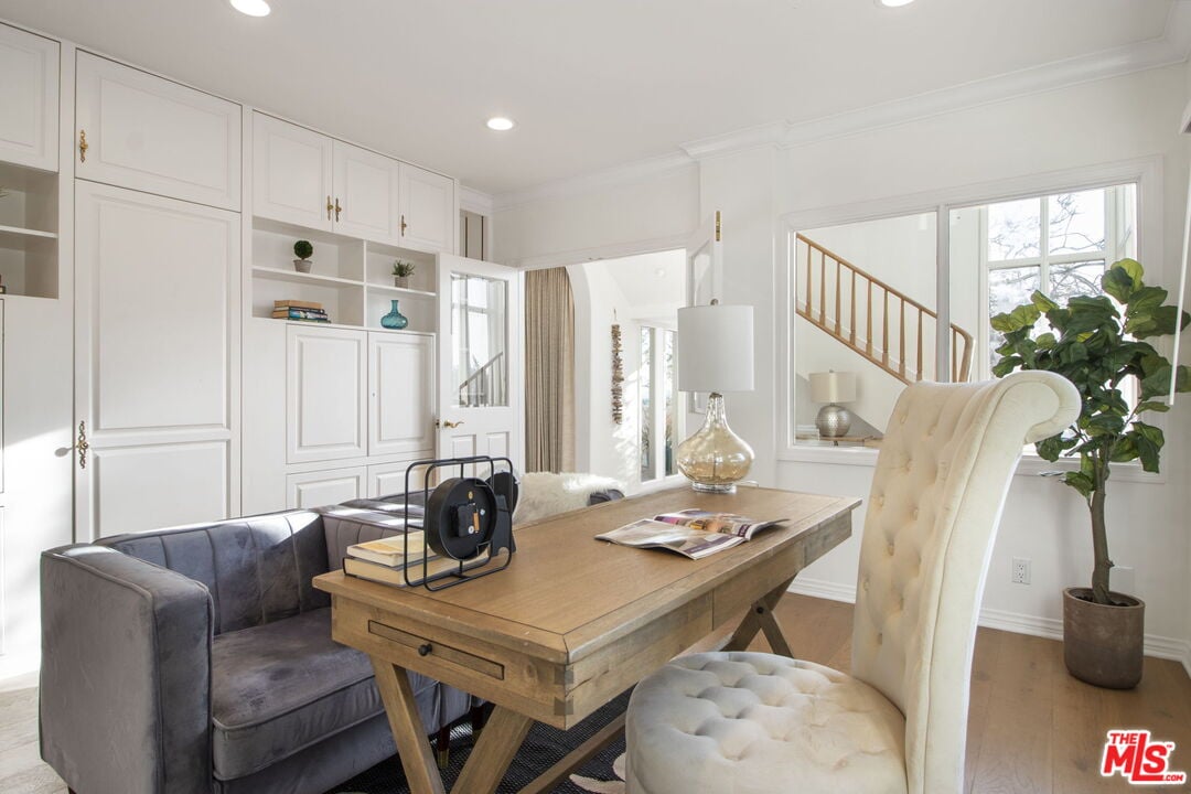 905 Berkeley St, 90403