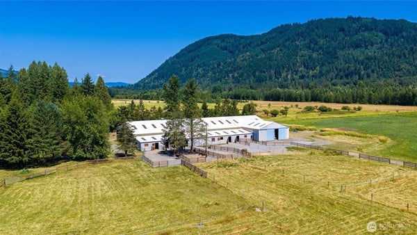3086 Standard Rd, Deming, WA 98244
