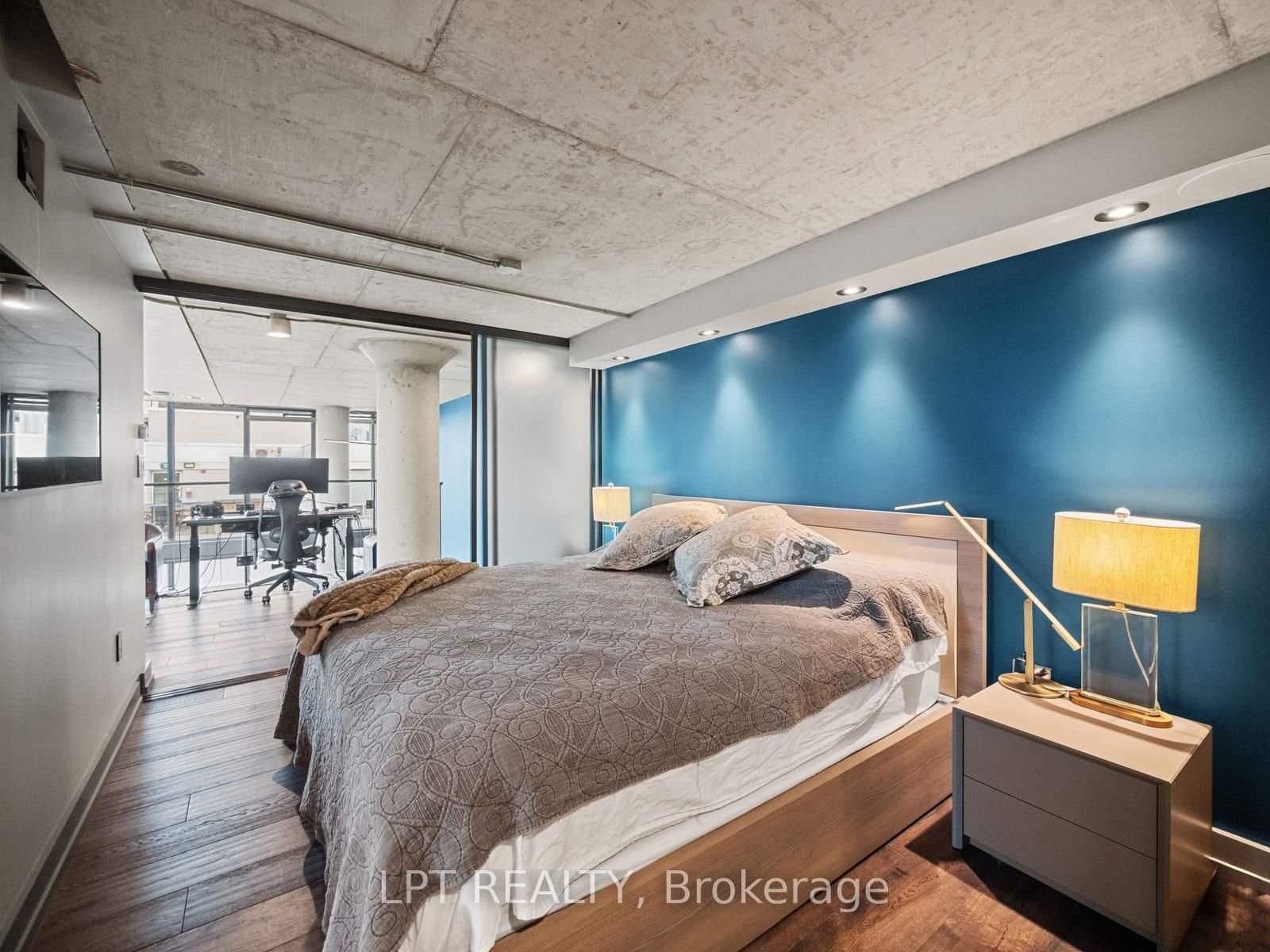 PENTHOUSE LUXURY IN KING WEST