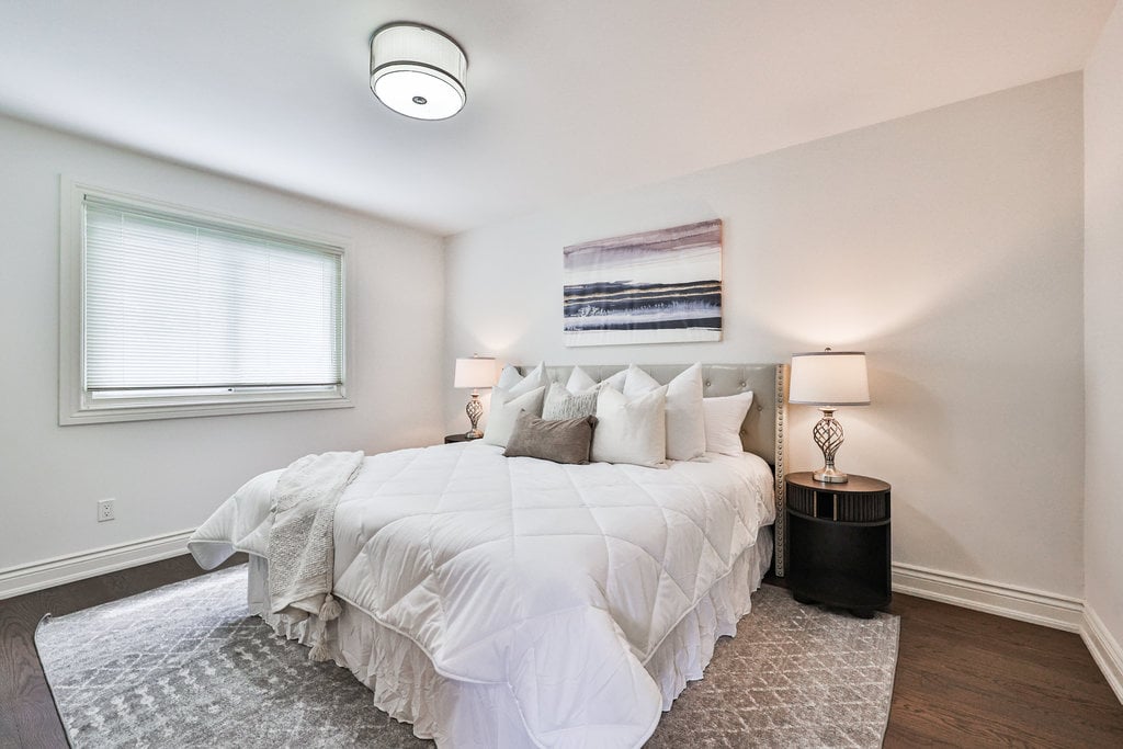 2500 Poplar Cres