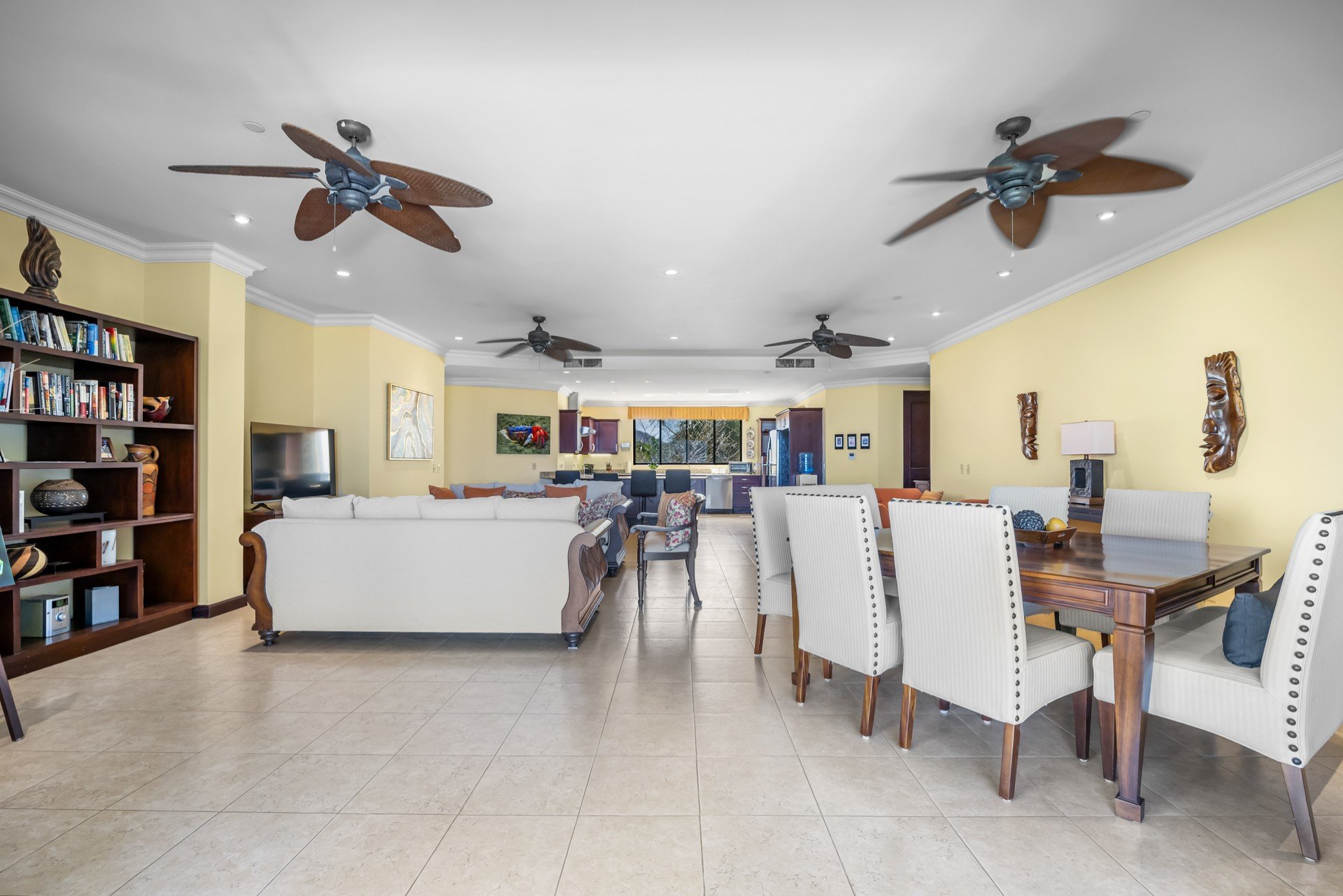 Malinche 321B: Spacious 3BR Condo with Stunning Pacific Views