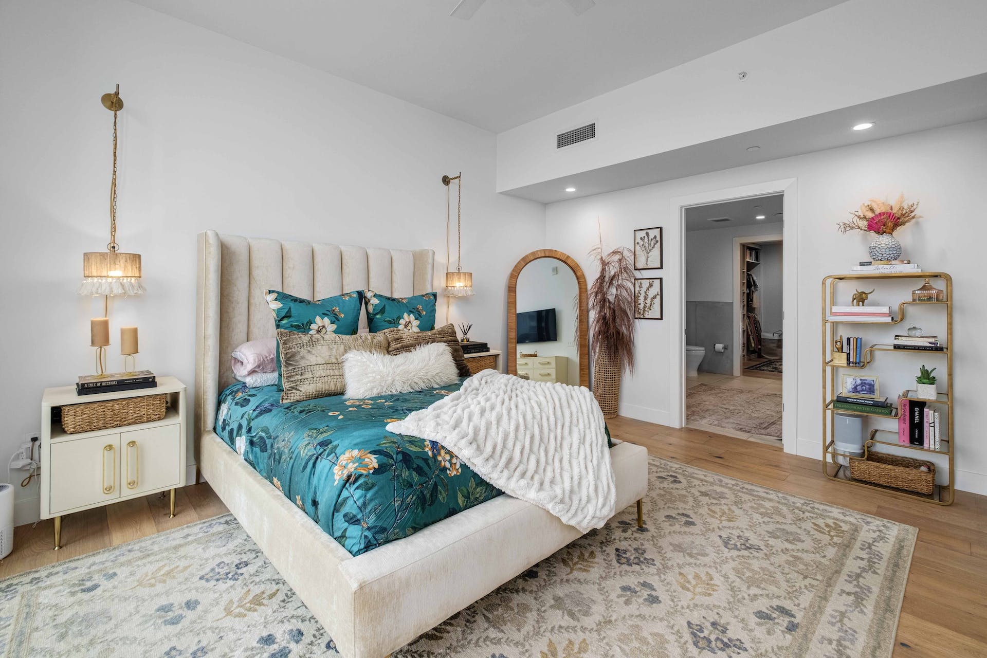 70 Rainey Street #1706 
