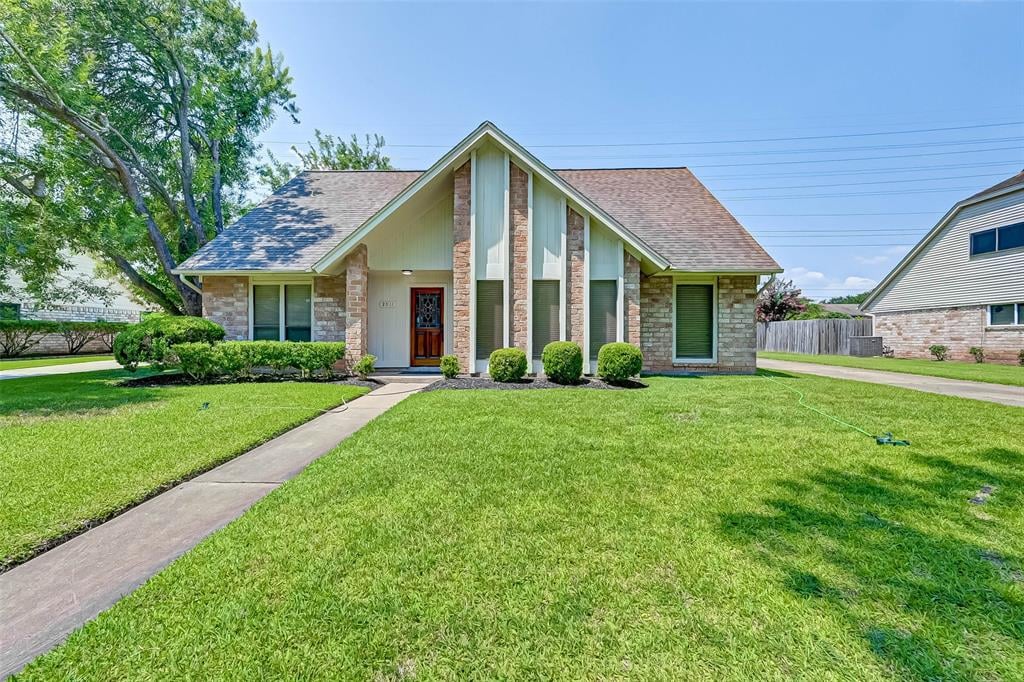 2511 Sugar Mill Dr