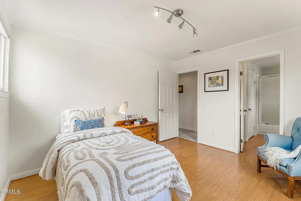 10516 Chippenham Rd, Camarillo, CA 93012  