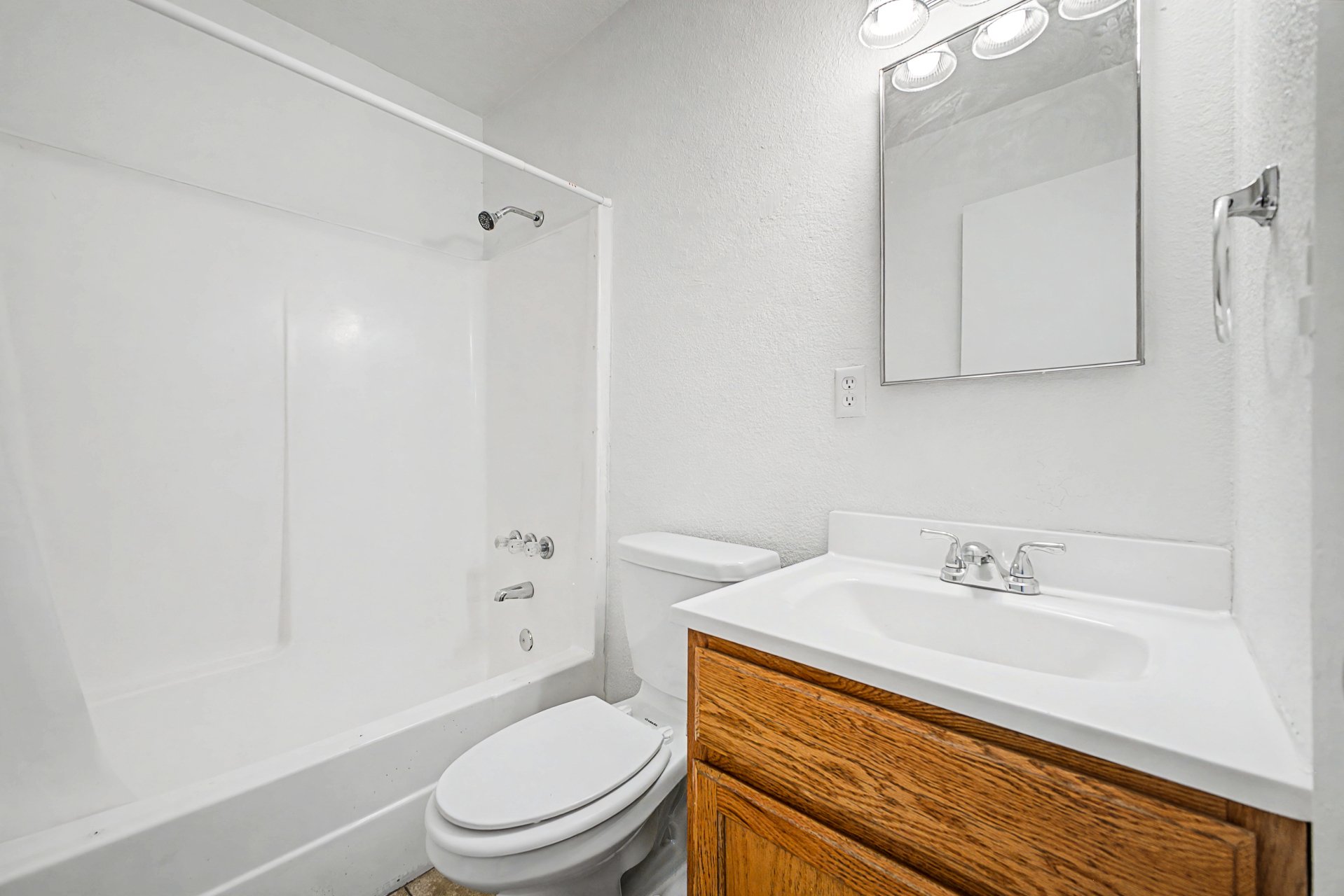 1319 Tulip Place