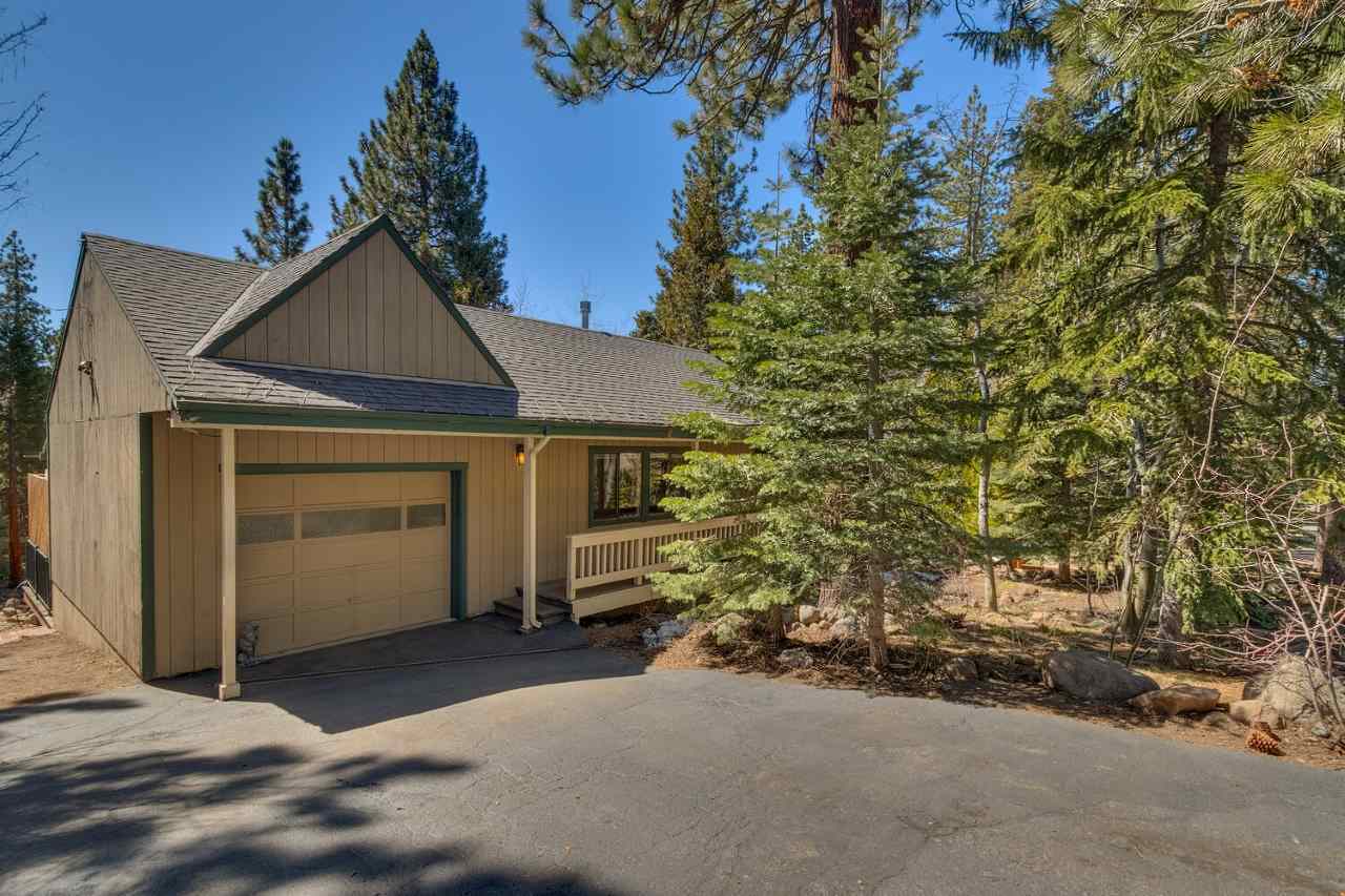 3070 Panorama Dr