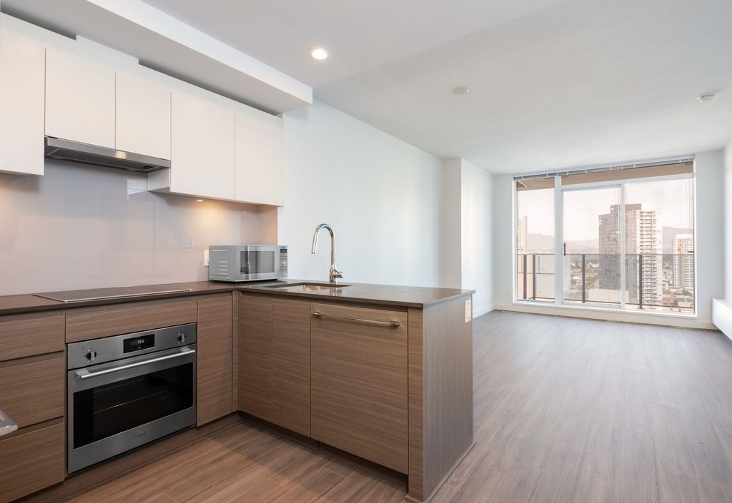 13615 Fraser Hwy, #2508