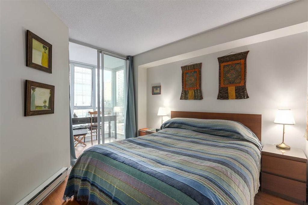 555 Jervis St, #705
