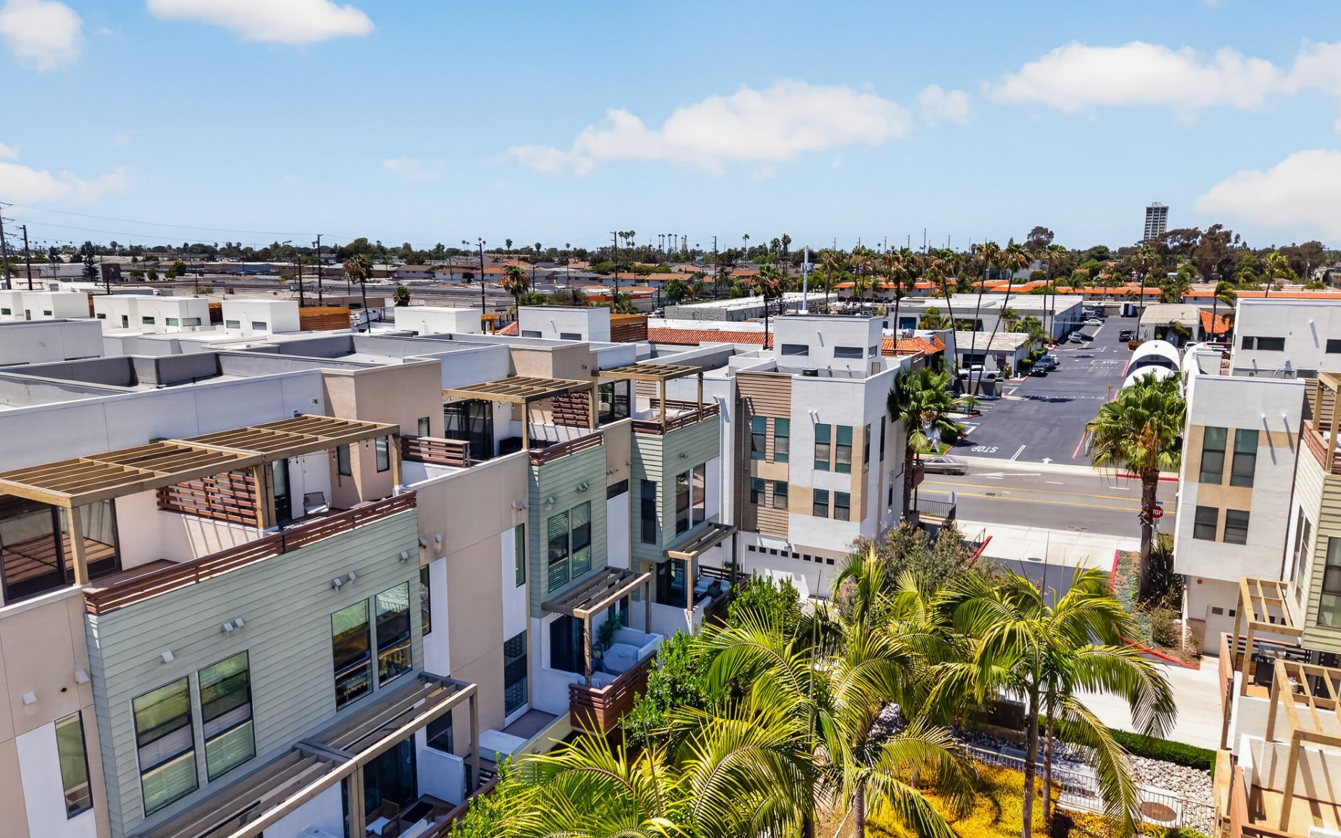 1687 Grand View