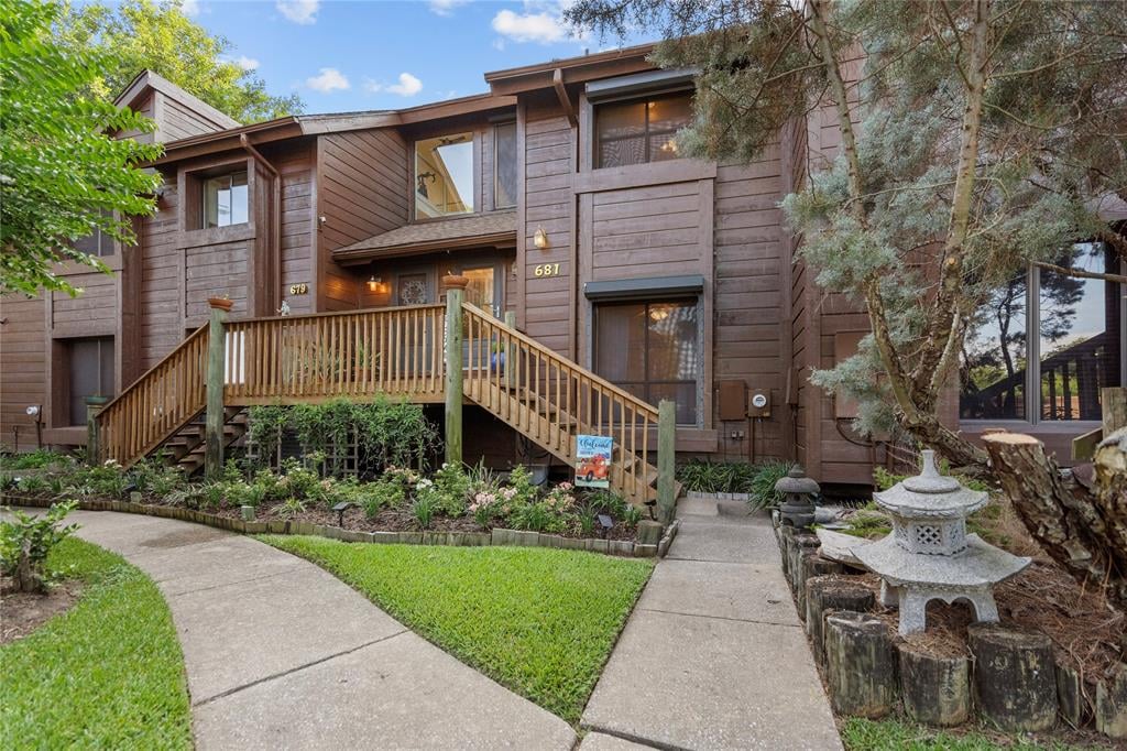 681 Davis Rd