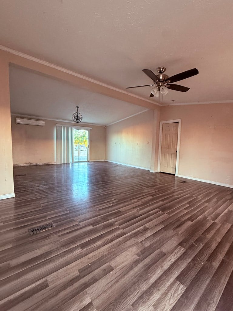 183 Canal Dr