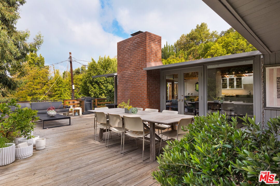 2699 La Cuesta Dr