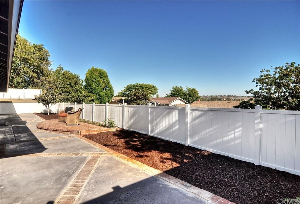 24042 El Mirage Ave