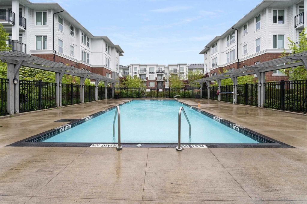 9399 Odlin Rd, #318