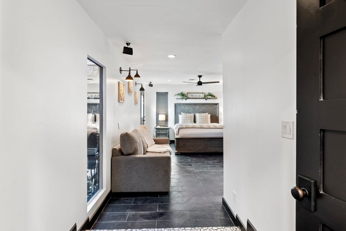 Phoenix Luxury! Pickleball | Free Heated Pool | Hot Tub