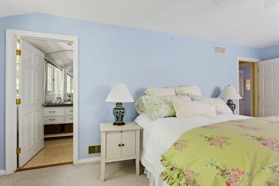 Charming Forest Beach Cottage Home 