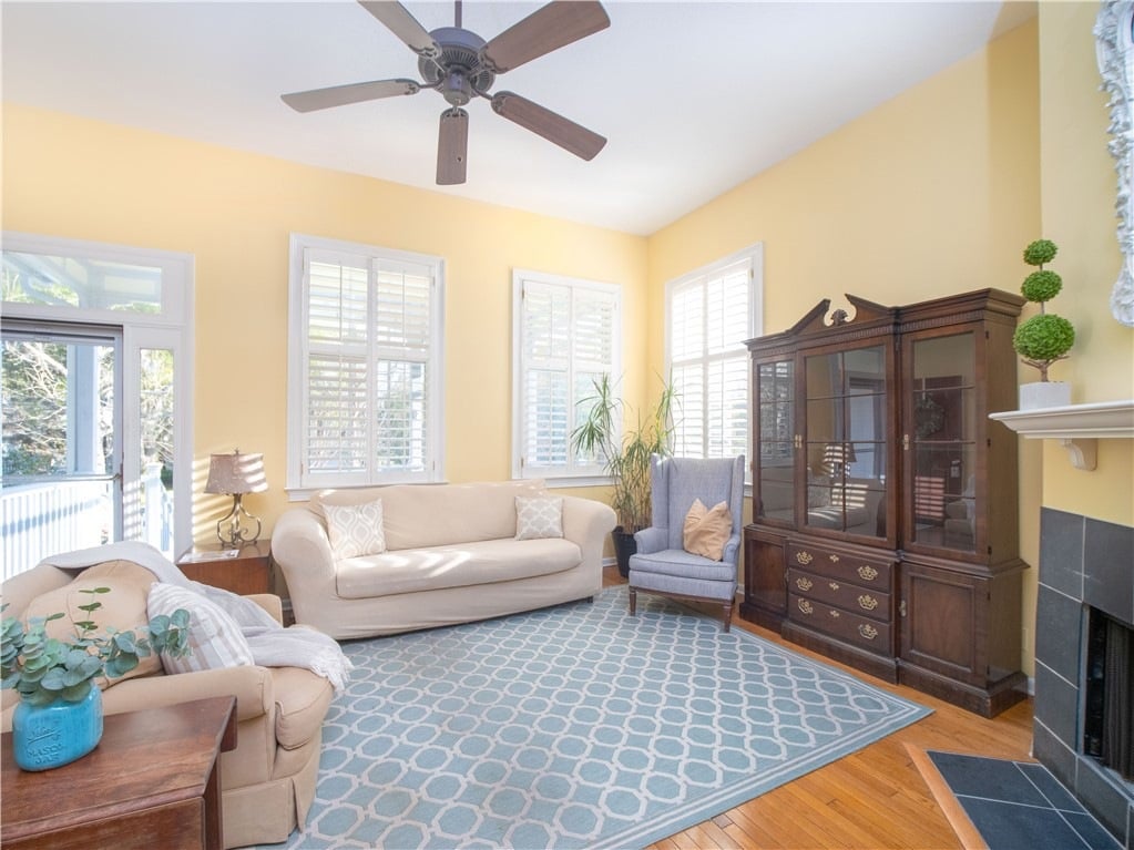 108 Grand Oaks Ln
