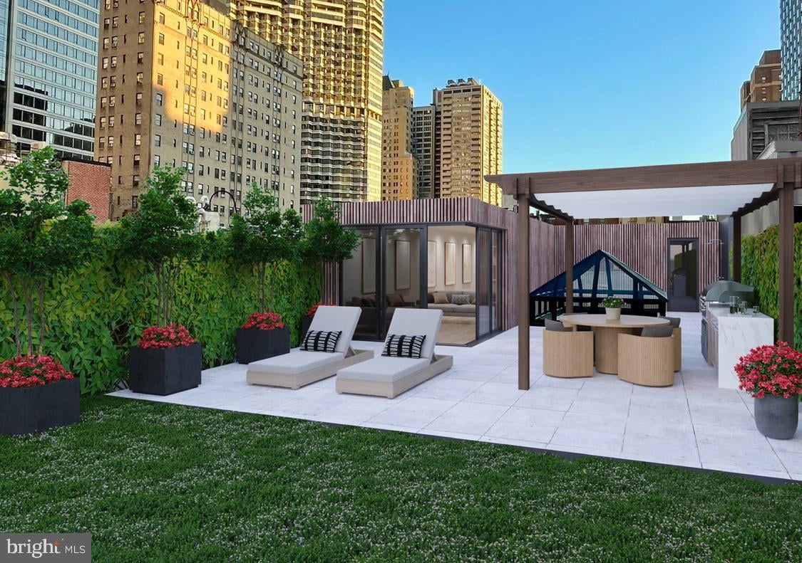 2017 Sansom St, Philadelphia, PA 19103