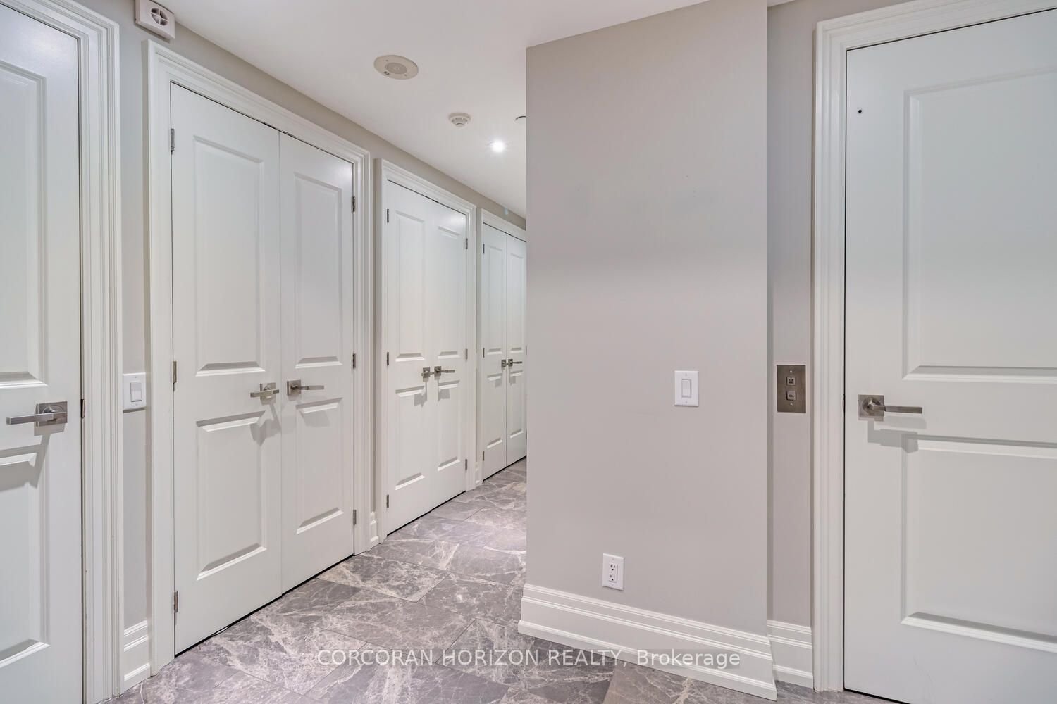 GRAND TOWNHOUSE IN THE ANNEX