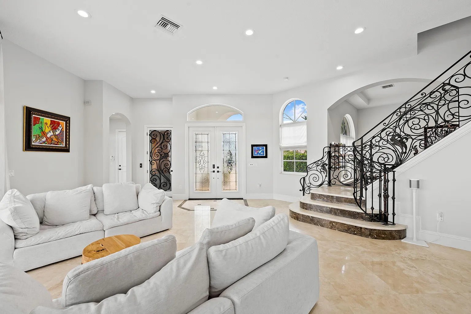 1261 NE 27th Wy