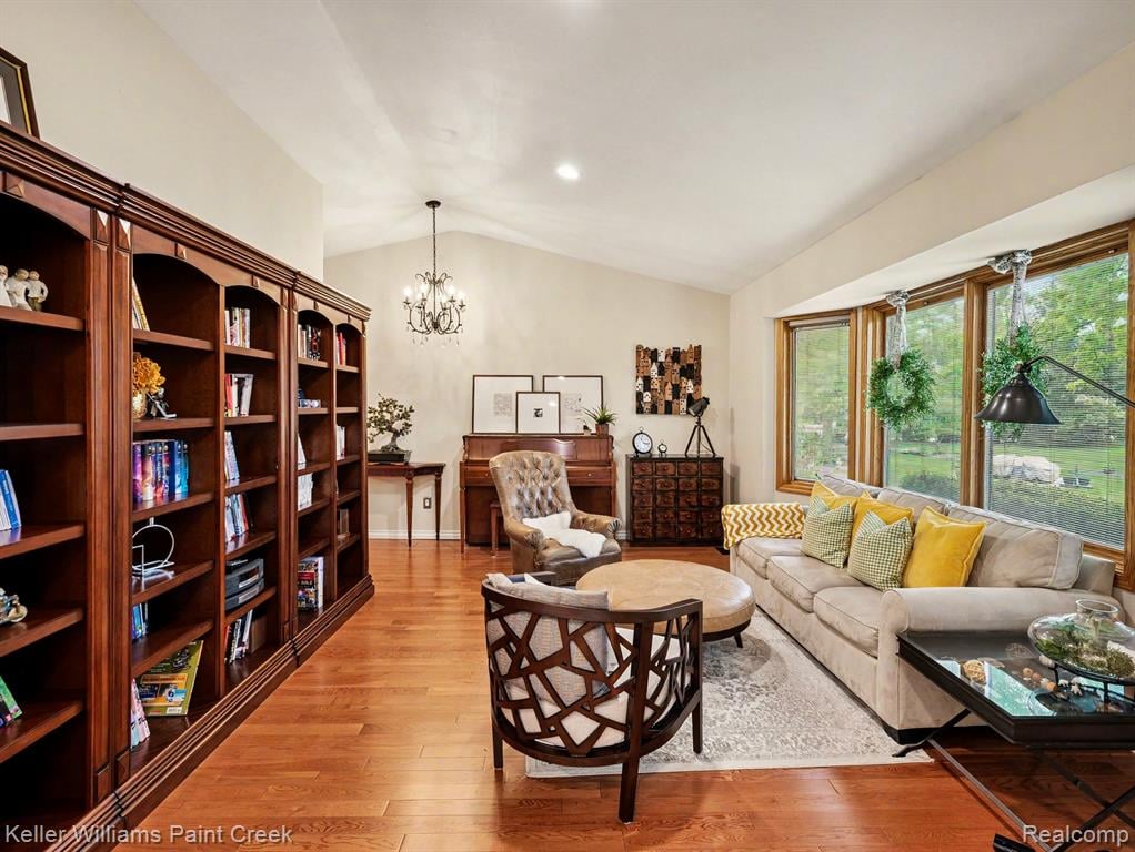 1949 Canary Ct