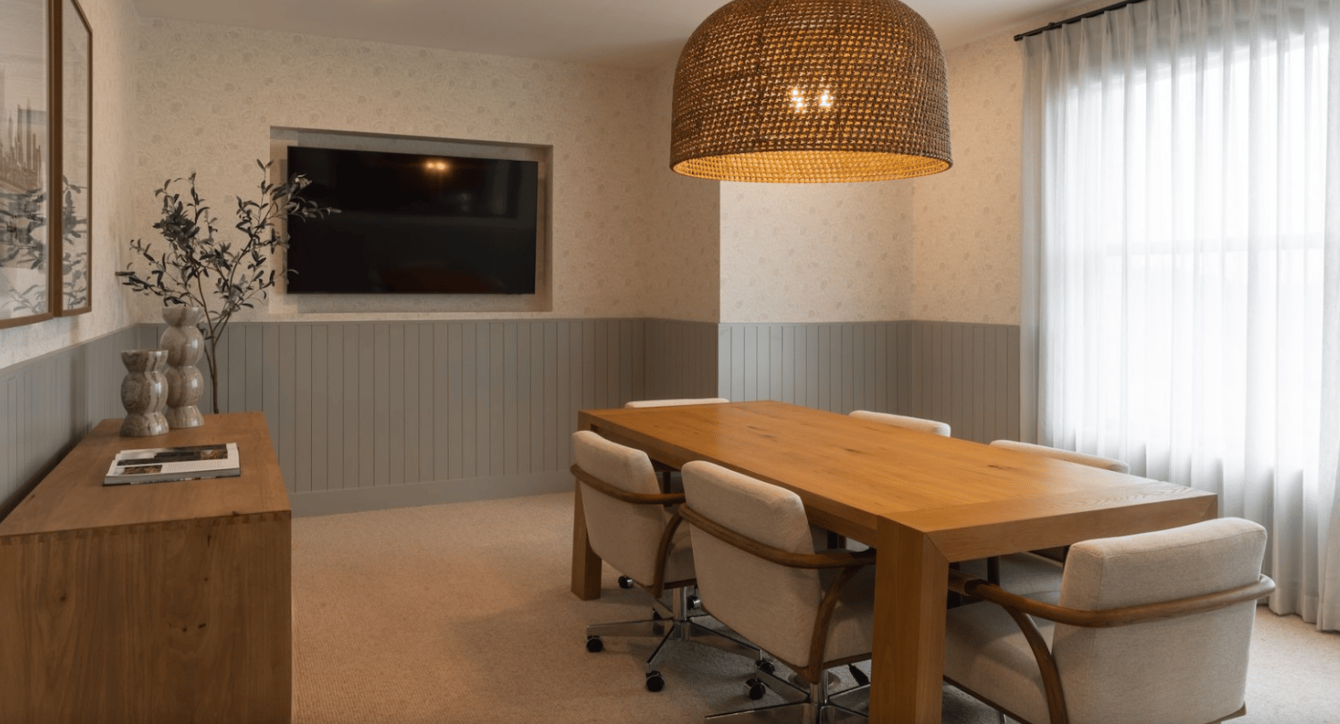Receive up to 10 Weeks FREE base rent! Apply today and receive up to a $2,500 Look & Lease e-Gift Card*