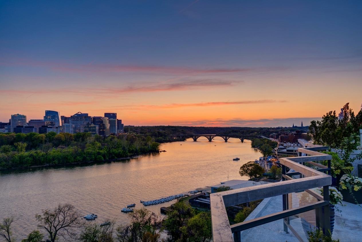 Watergate West Penthouse Seven