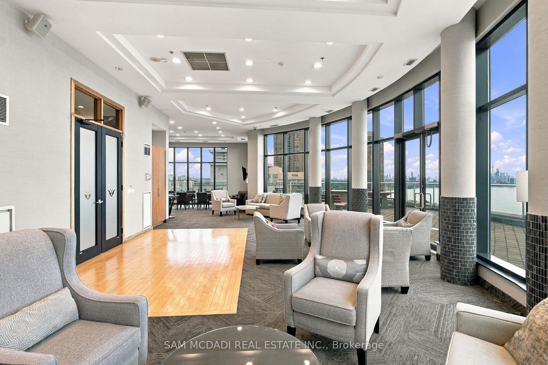 2087 Lake Shore Boulevard W 103, Toronto Unit: 103