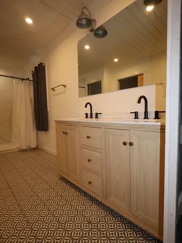 552 Dillon St #552