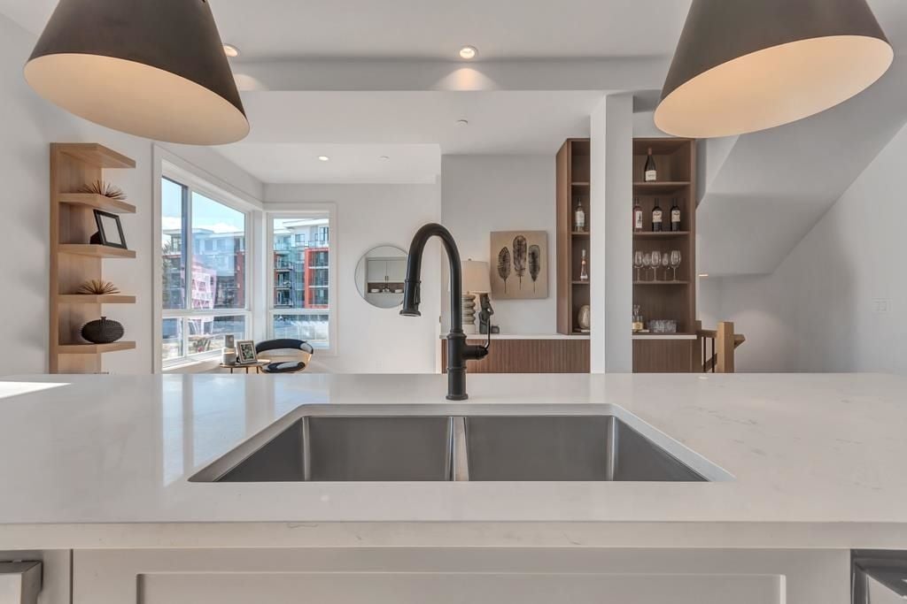 5476 Brydon Crescent, #4