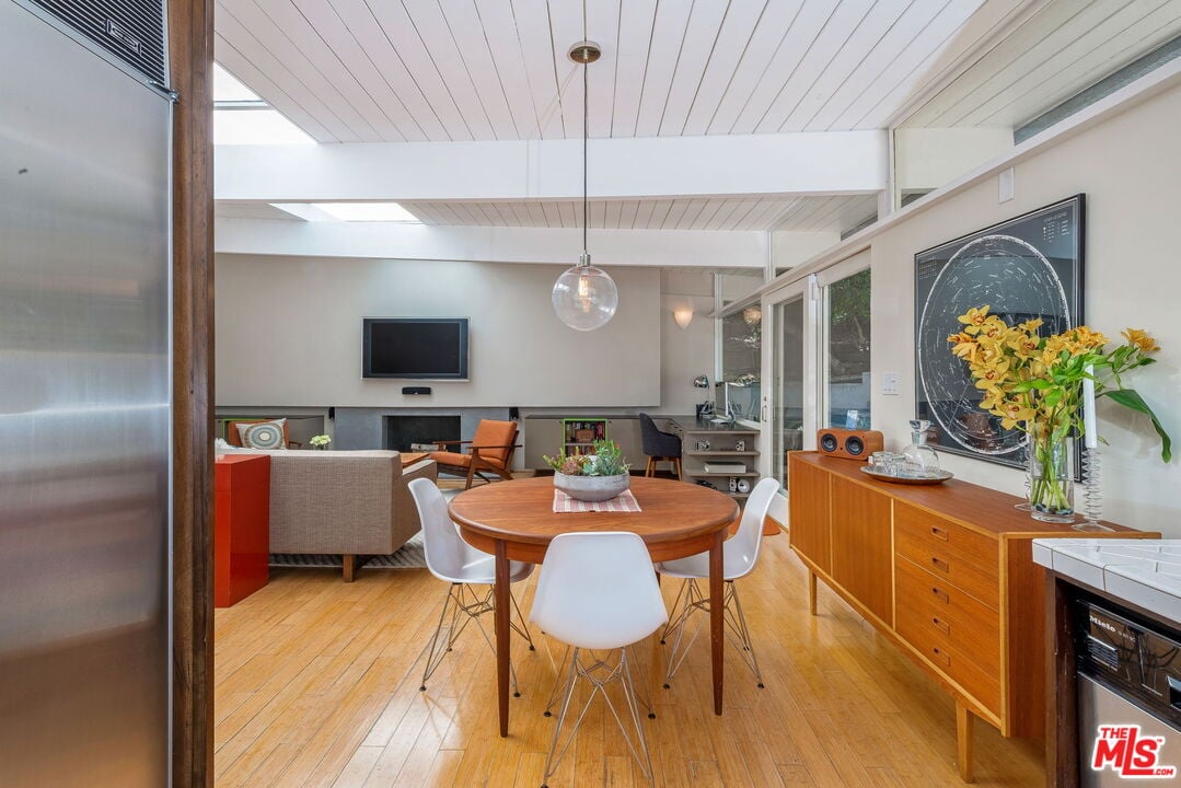 7979 Willow Glen Rd