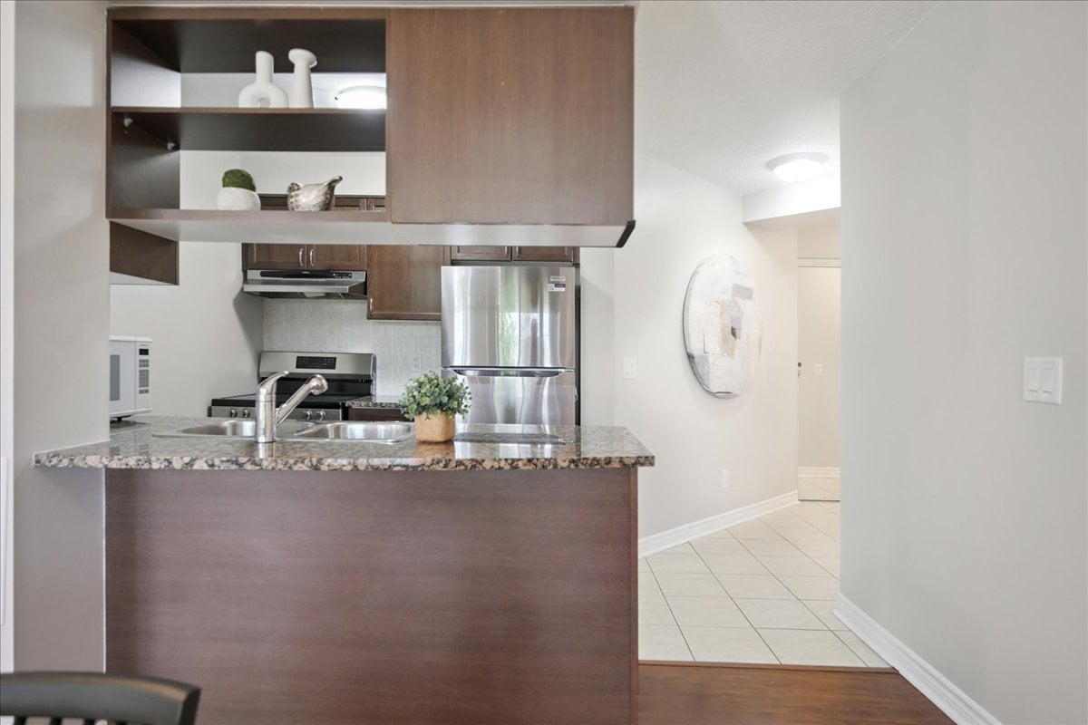 Bright and Spacious Corner Unit