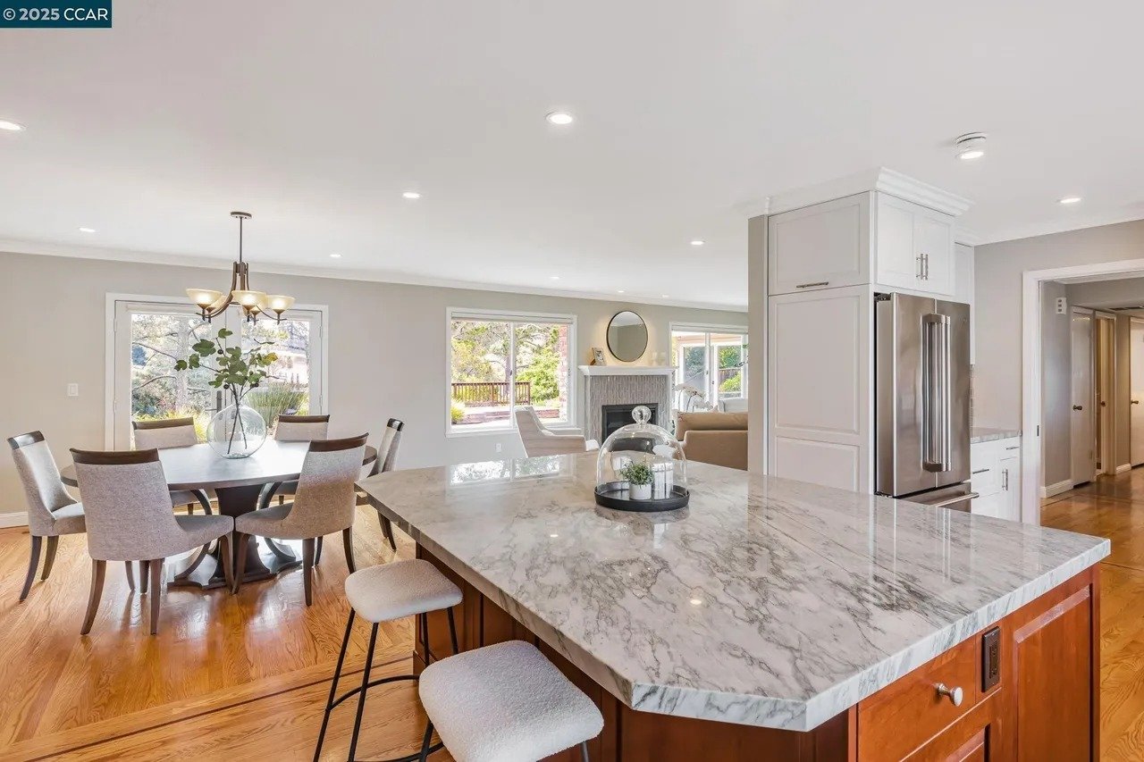 372 Birchwood Dr