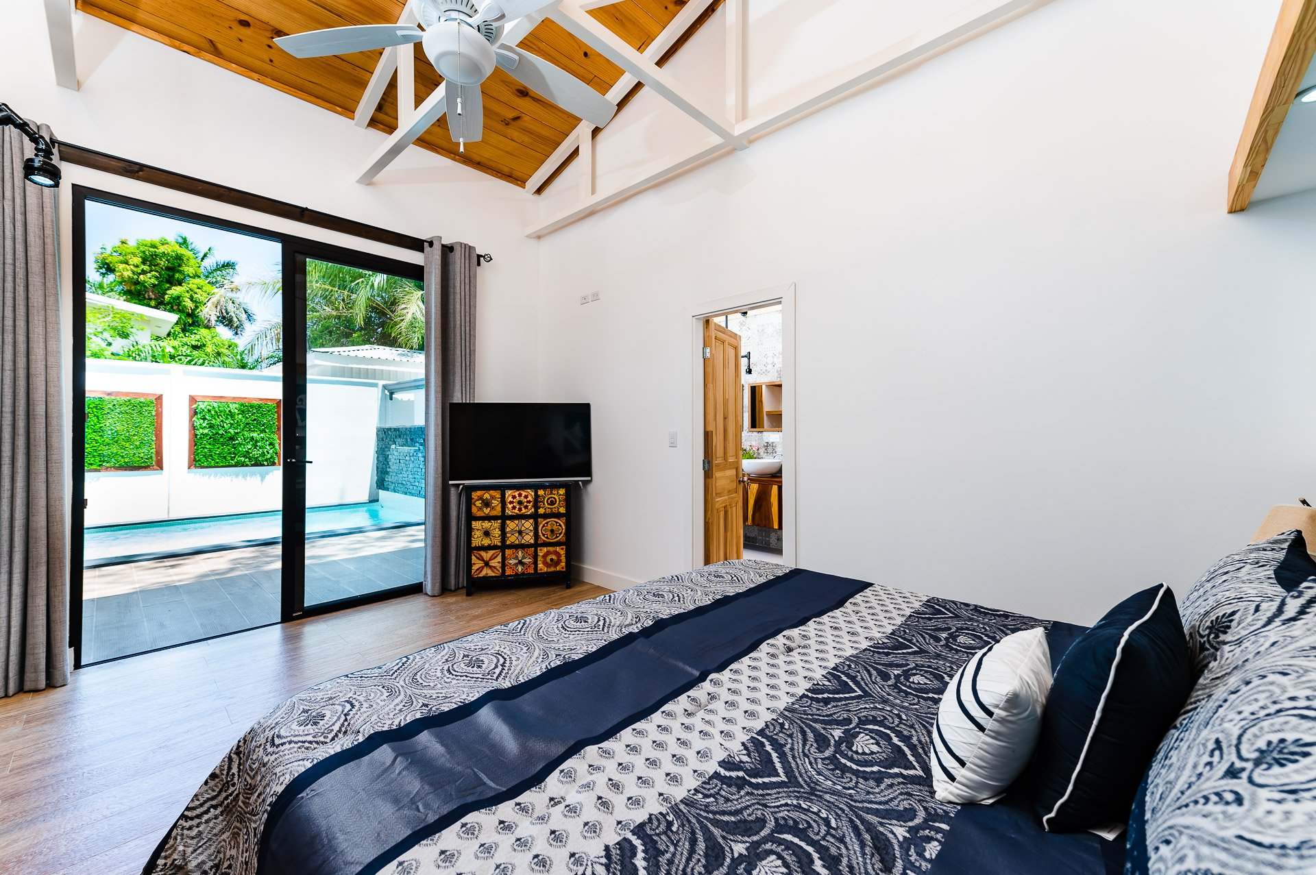 Villa Mot Mot | Welcome to Villa Mot Mot! Private Oasis! 2 Minute Walk to Beach!