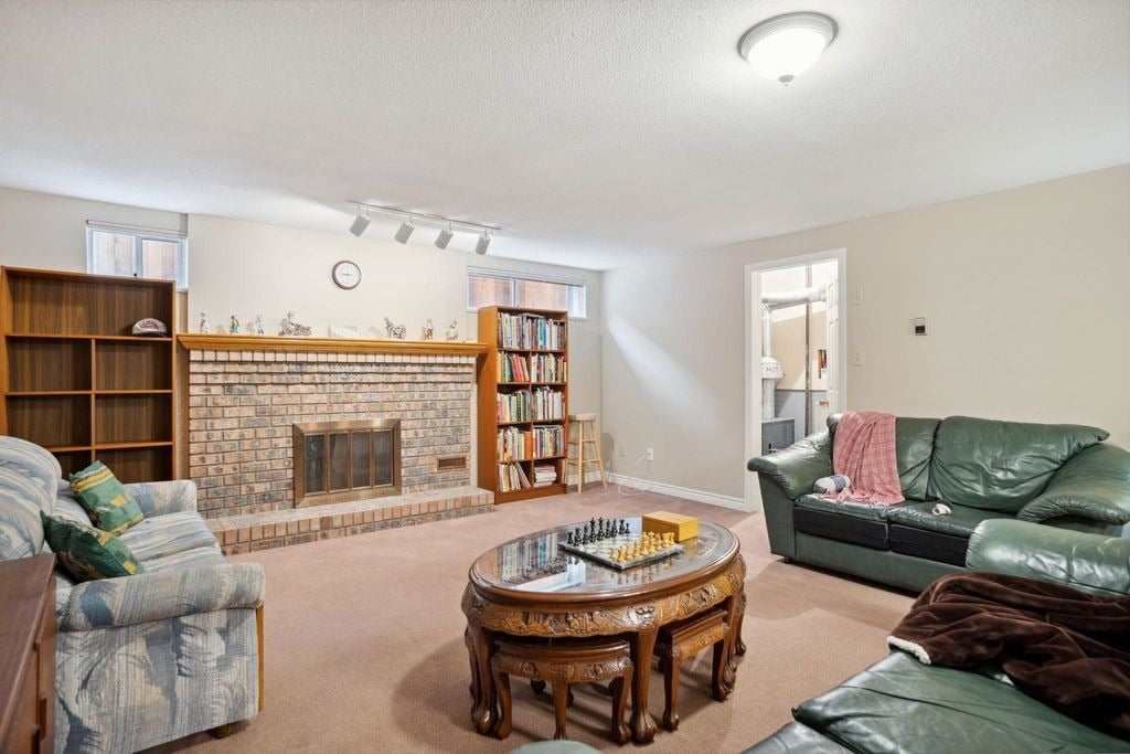 1387 Springer Avenue