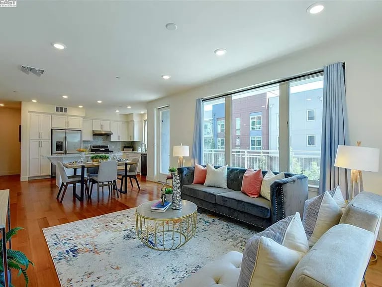1685 Delano St #20