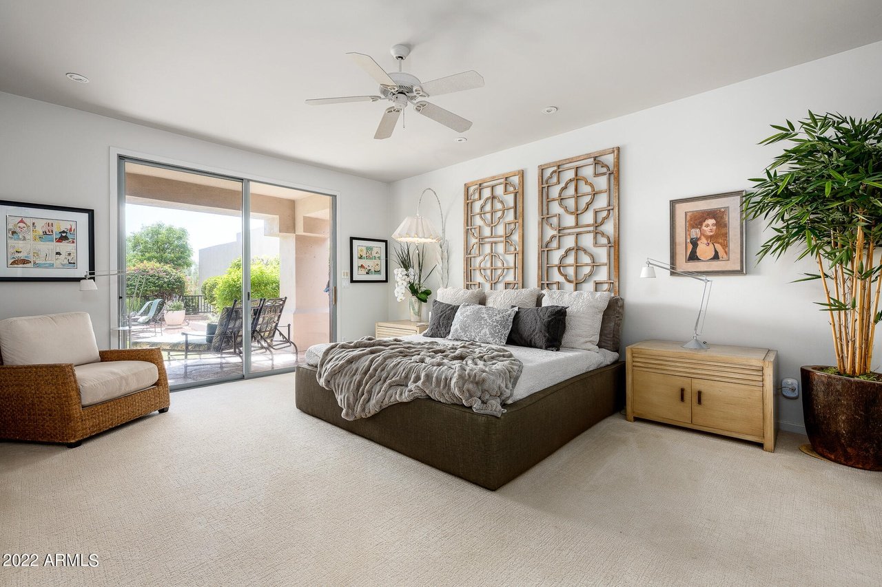 3041 E Sierra Vista Dr