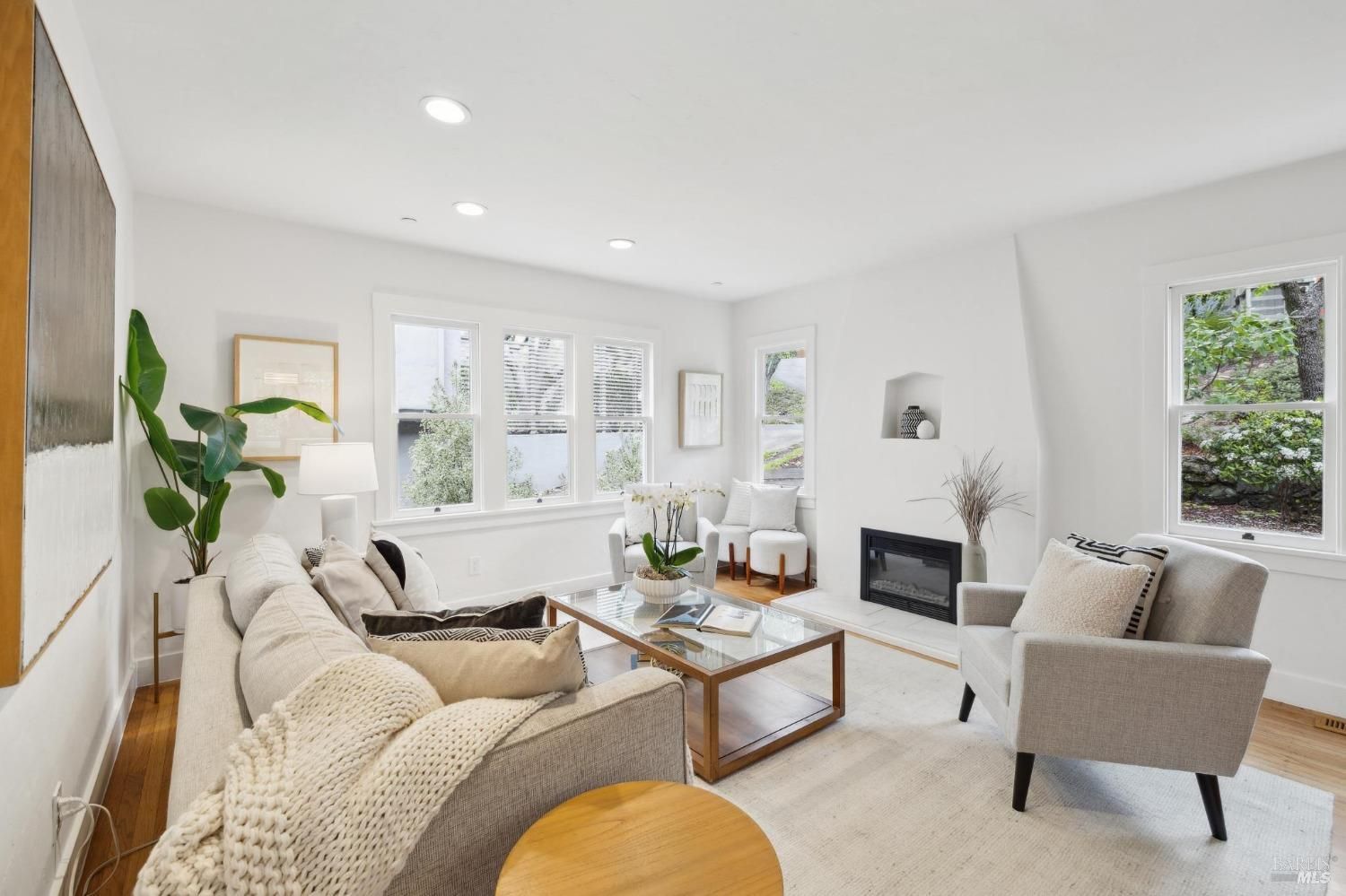 27 Rutherford Ave