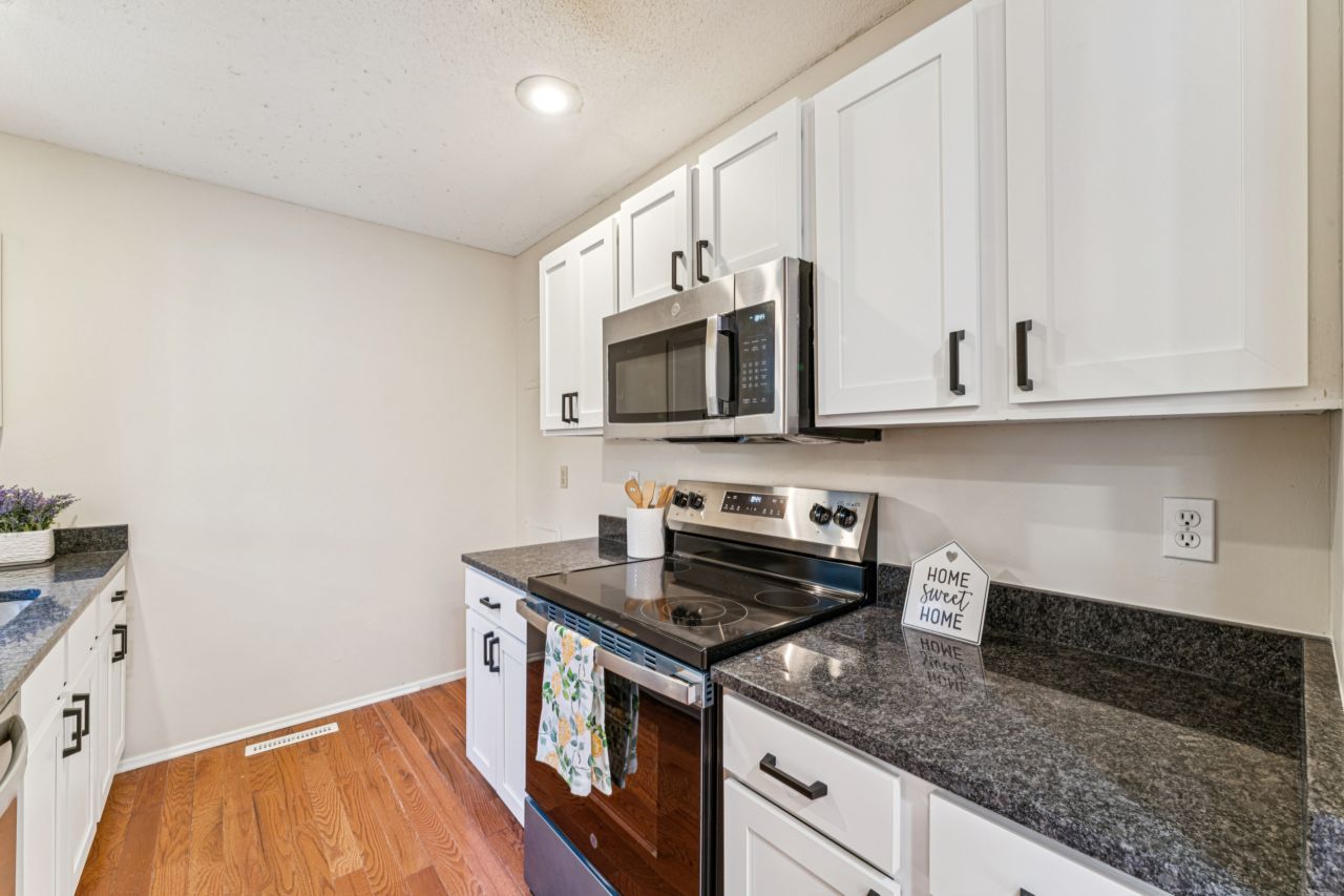 Great Buy Townhome in Overland Park Kansas