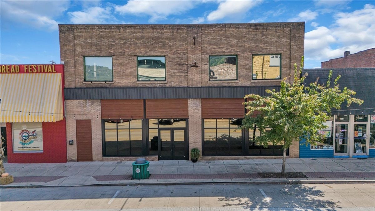 227 S Cedar Ave