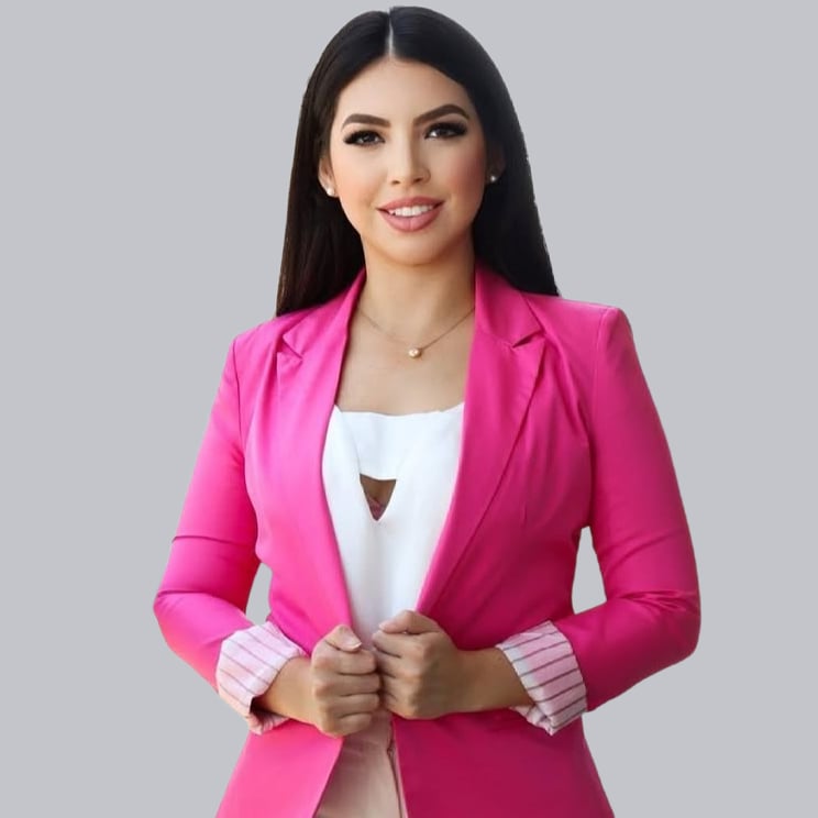 Perla Paniagua Fort Worth, TX Real Estate Agent Headshot