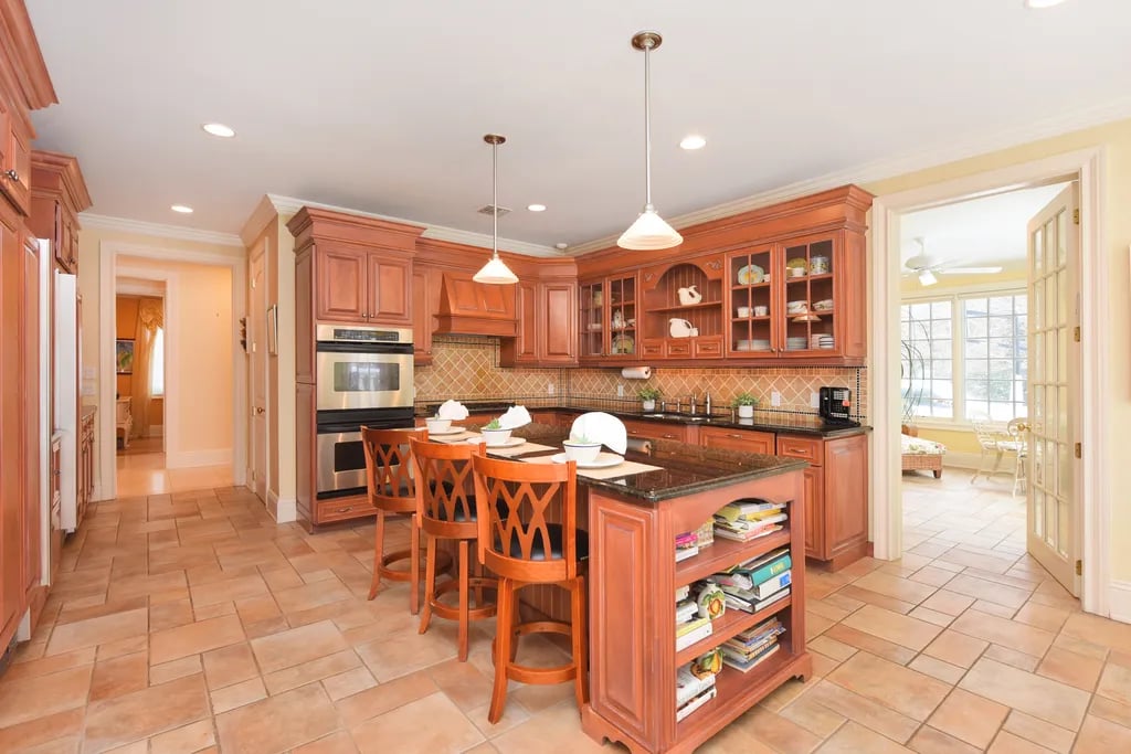 39 Hunting Hollow Ct