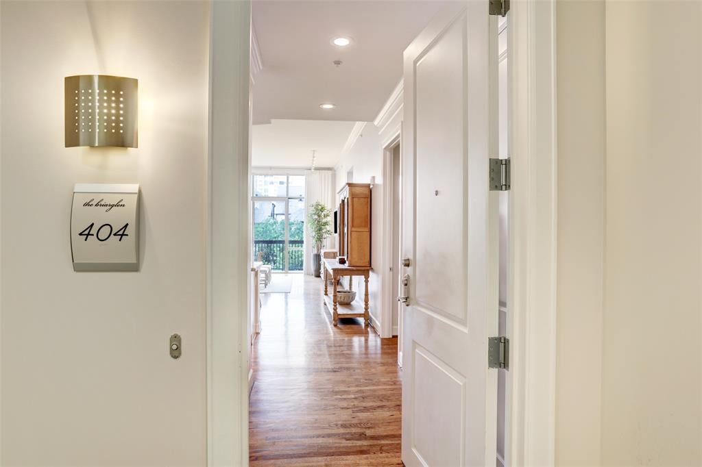 2211 Briarglen Dr, #404